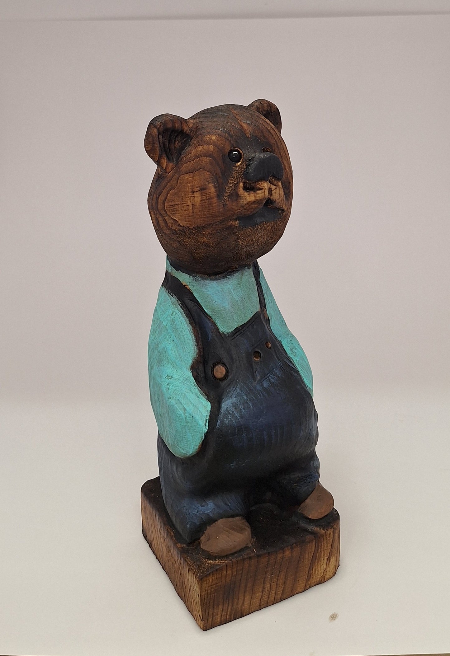 #0005 Bibbed bear