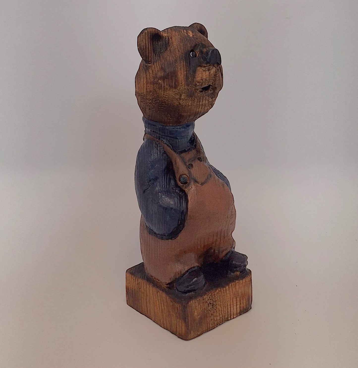 #0022 Bibbed bear