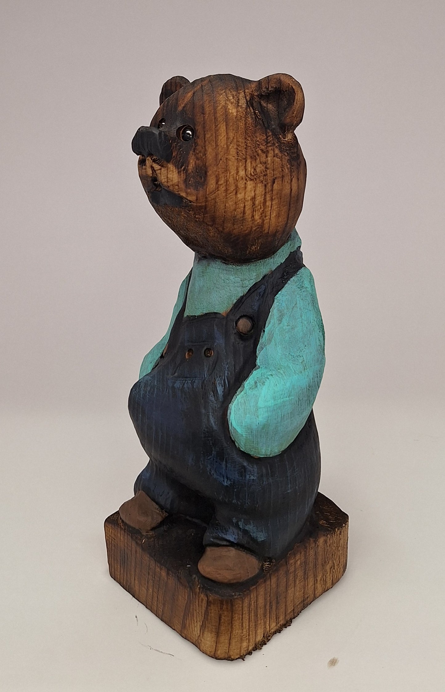 #0005 Bibbed bear