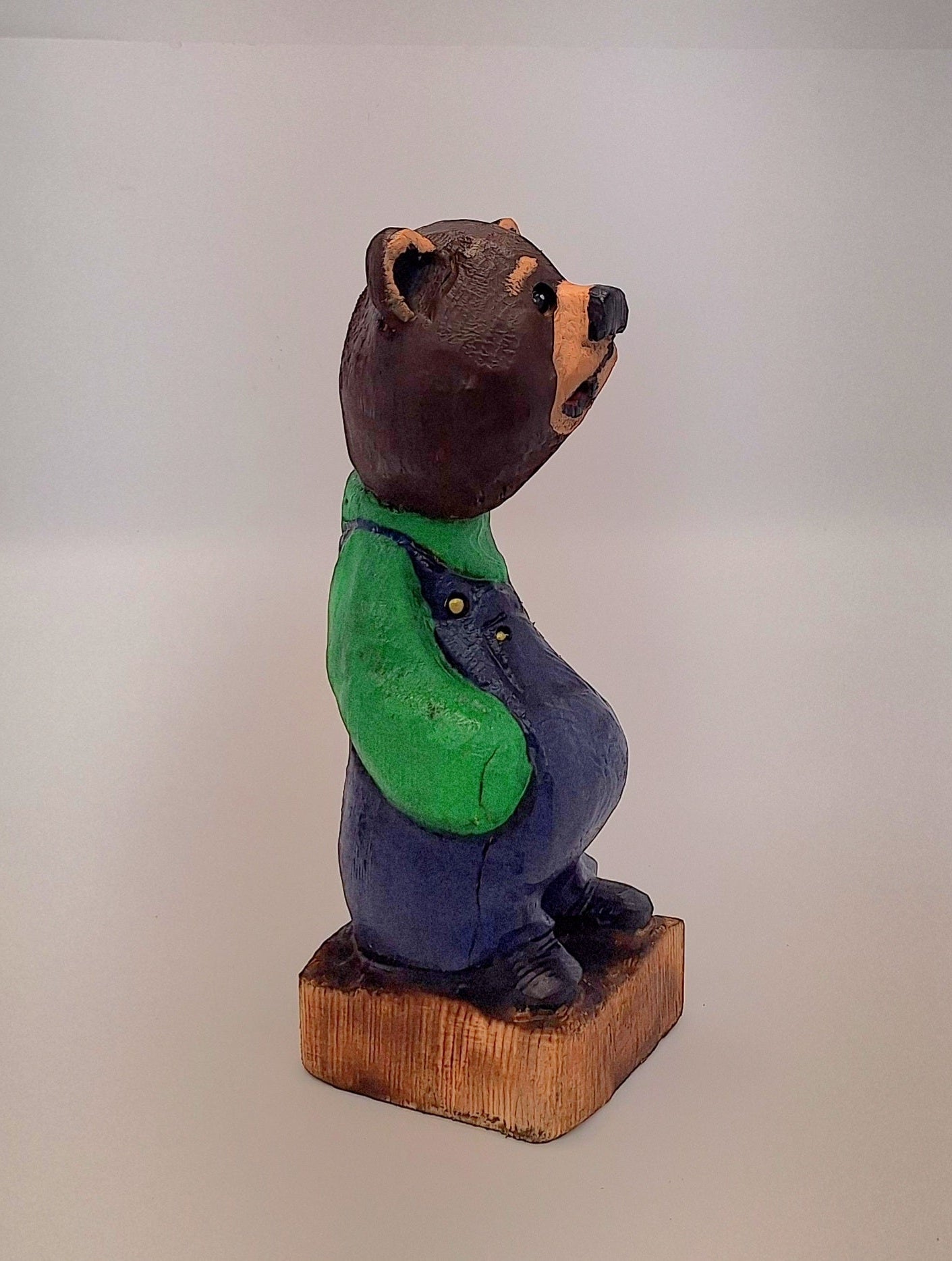 #0021 Bibbed bear