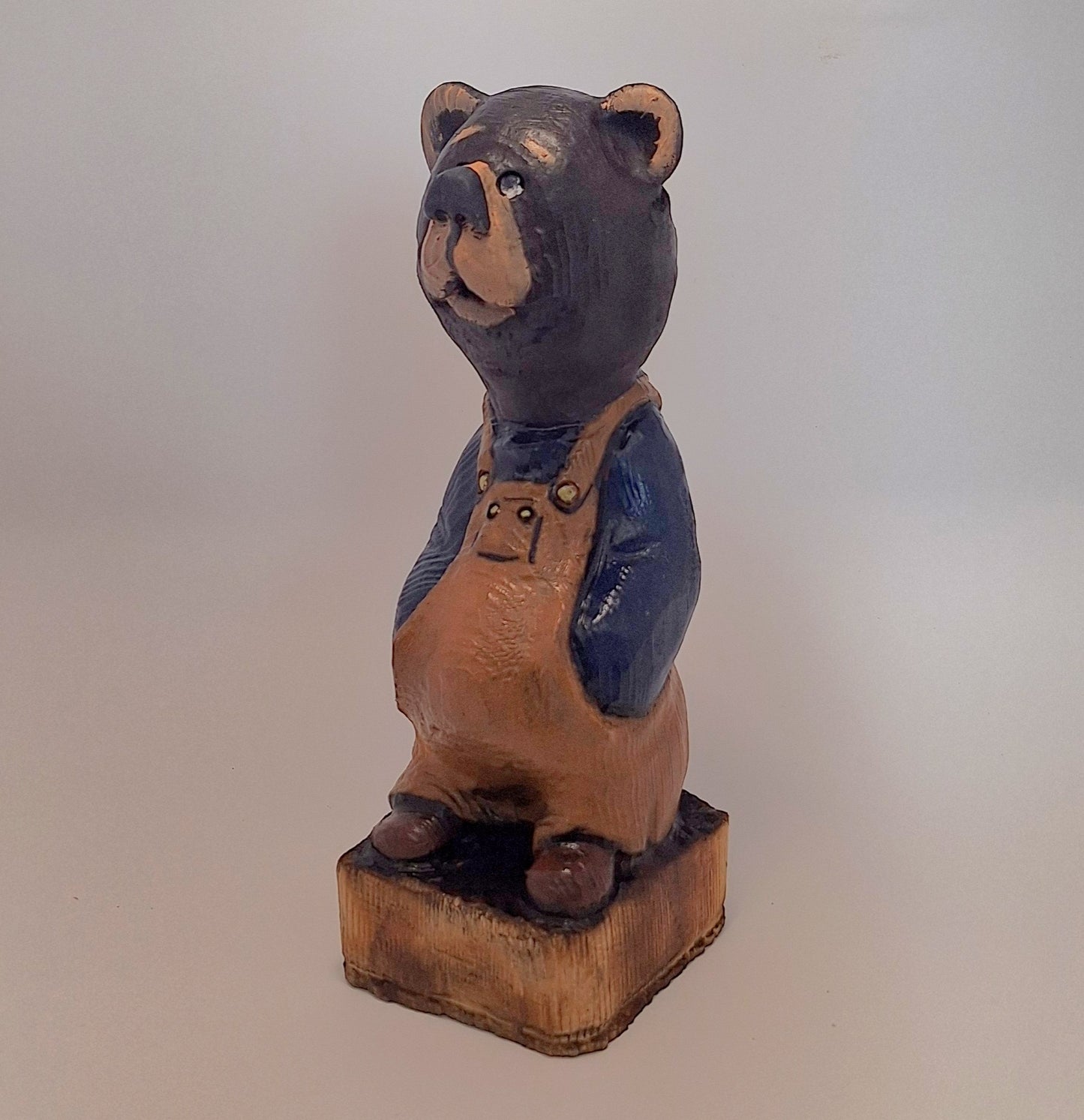 #0028 Bibbed bear