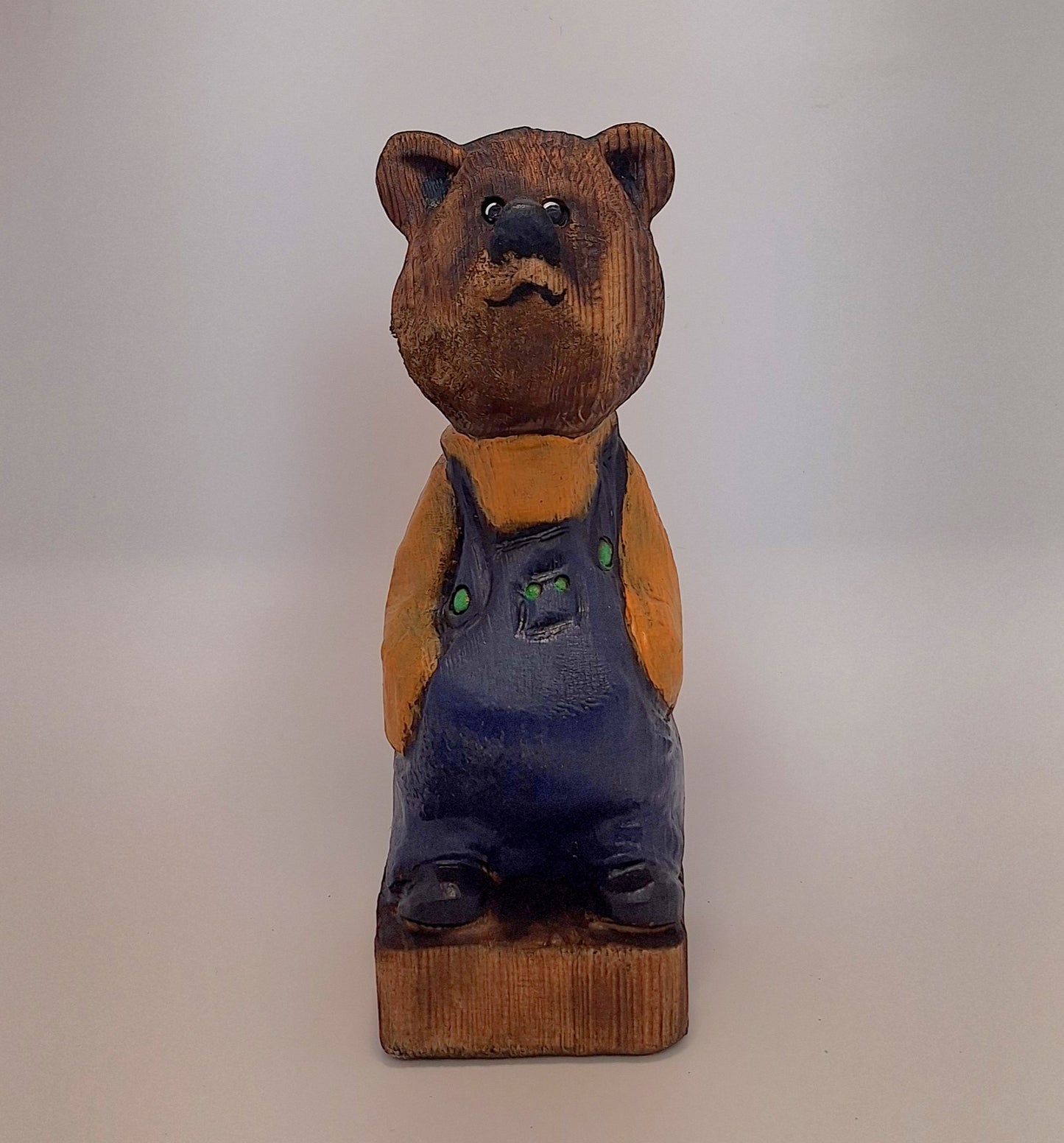 #0012 Bibbed bear