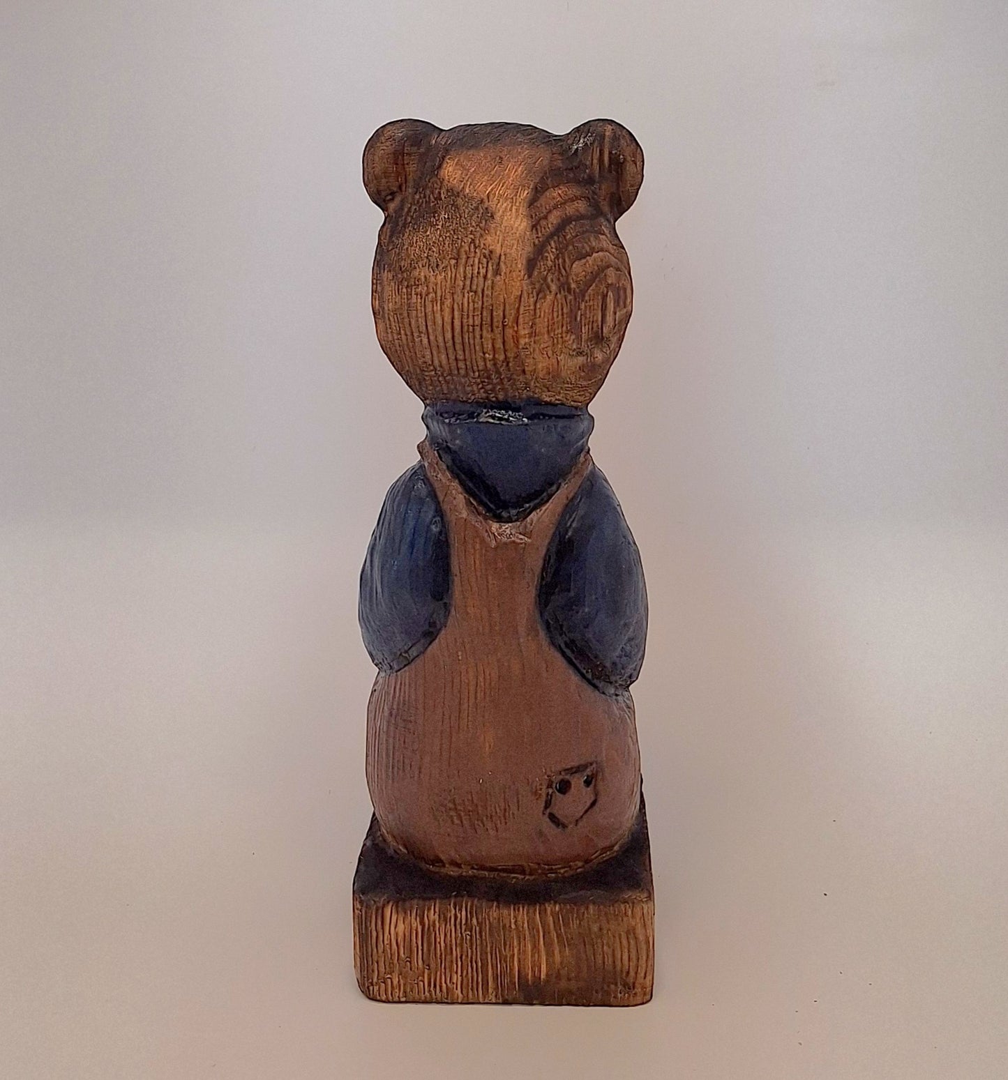 #0022 Bibbed bear