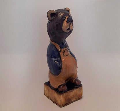 #0028 Bibbed bear