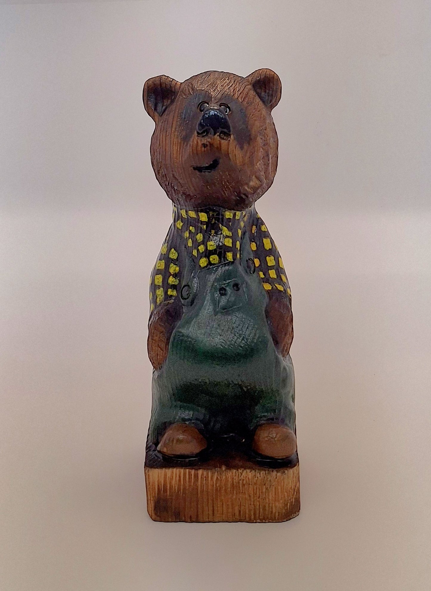 #0024 Bibbed bear