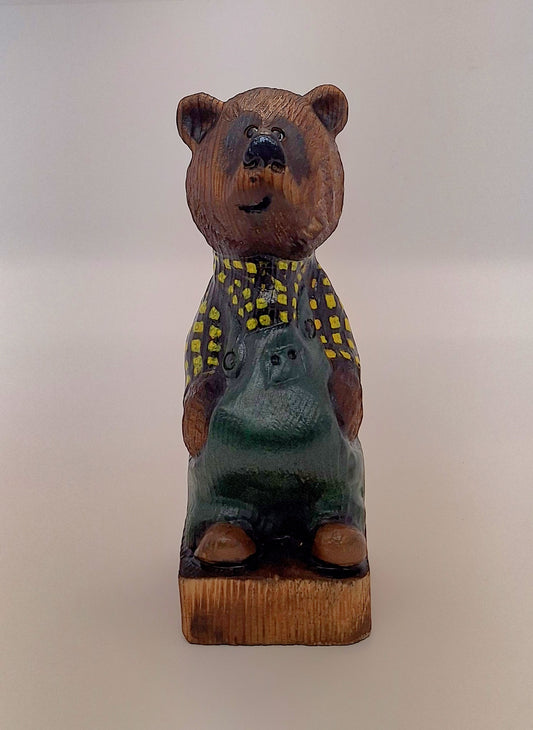 #0024 Bibbed bear