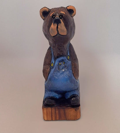 #0008 Bibbed bear