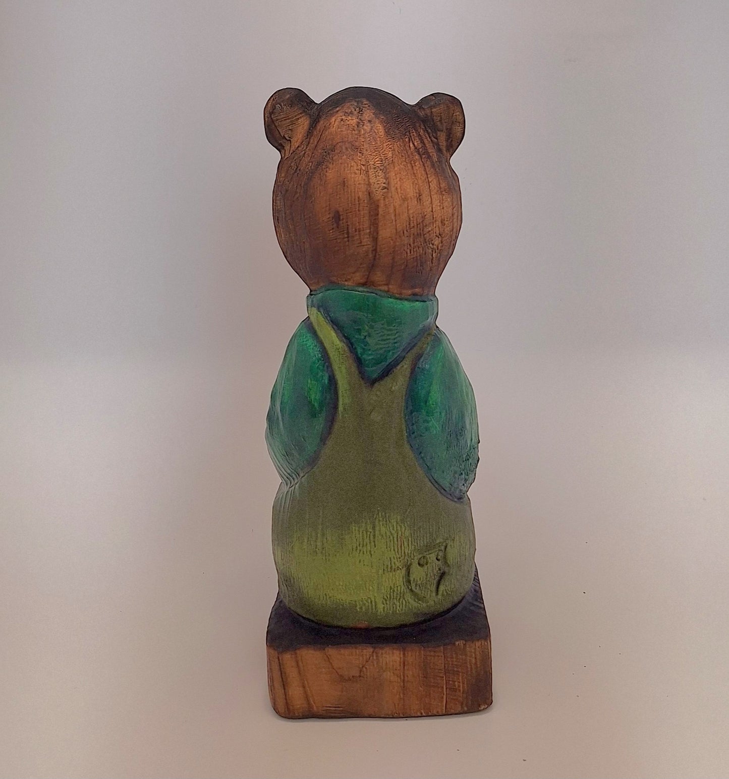 #0017 Bibbed bear