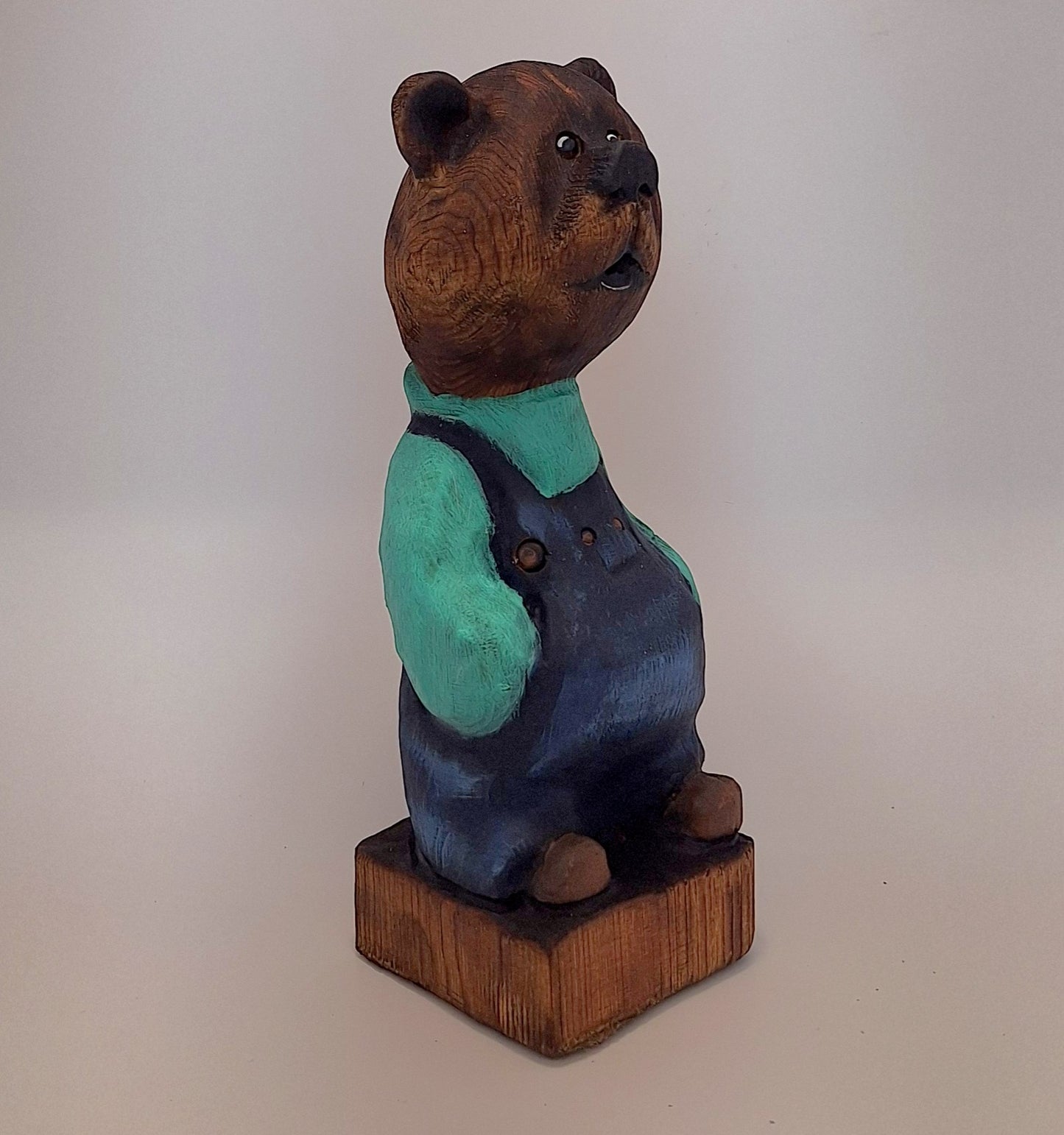 #0018 Bibbed bear