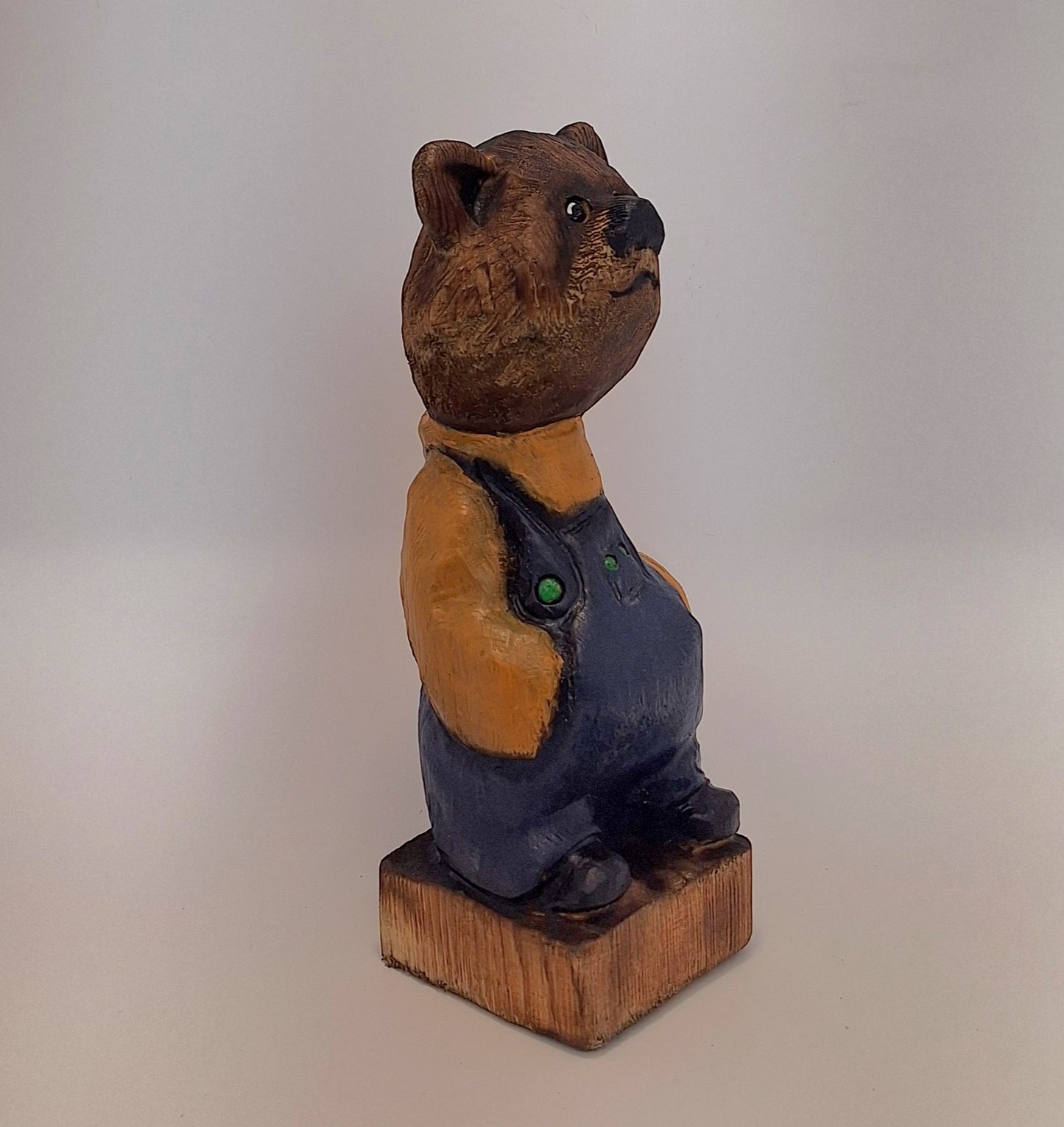#0012 Bibbed bear