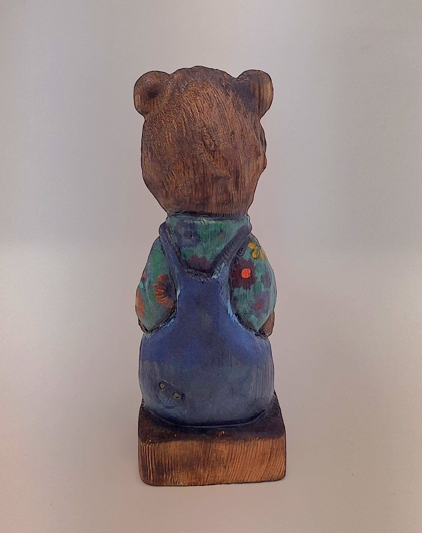 #0002 Bibbed bear