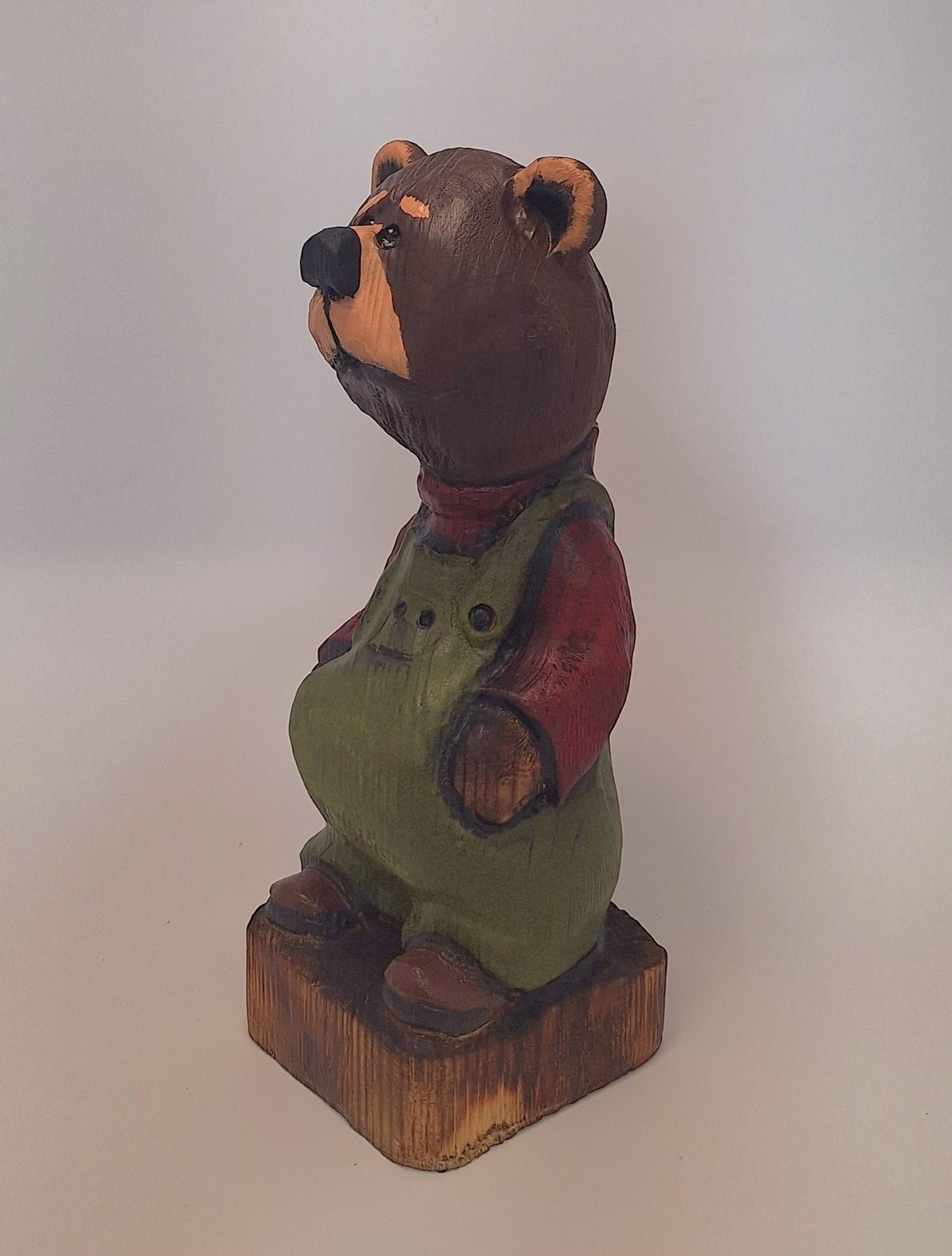#0004 Bibbed bear