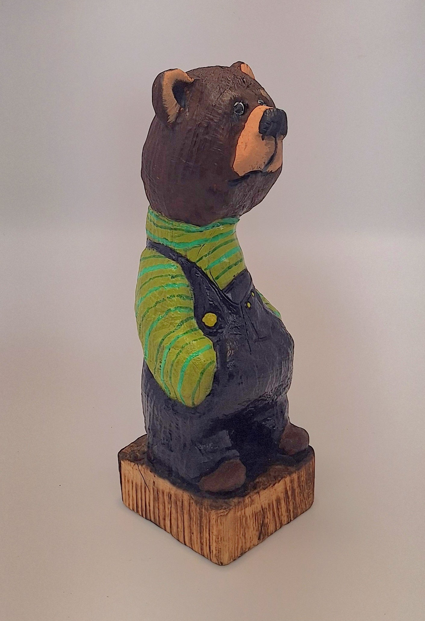 #0052 Bibbed bear