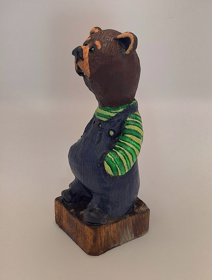 #0025 Bibbed bear