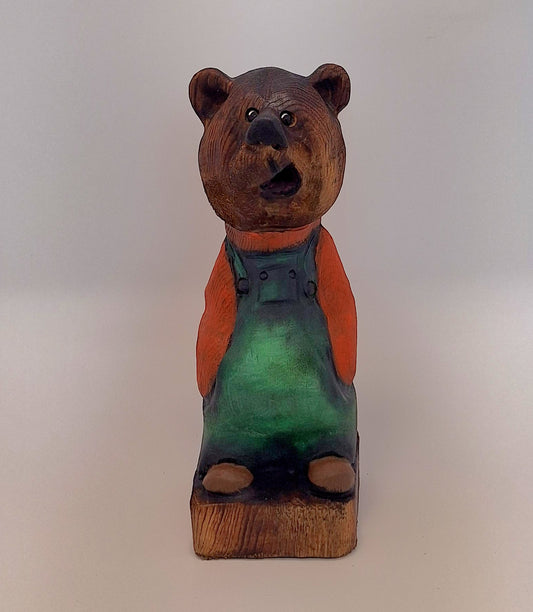#0011 Bibbed bear