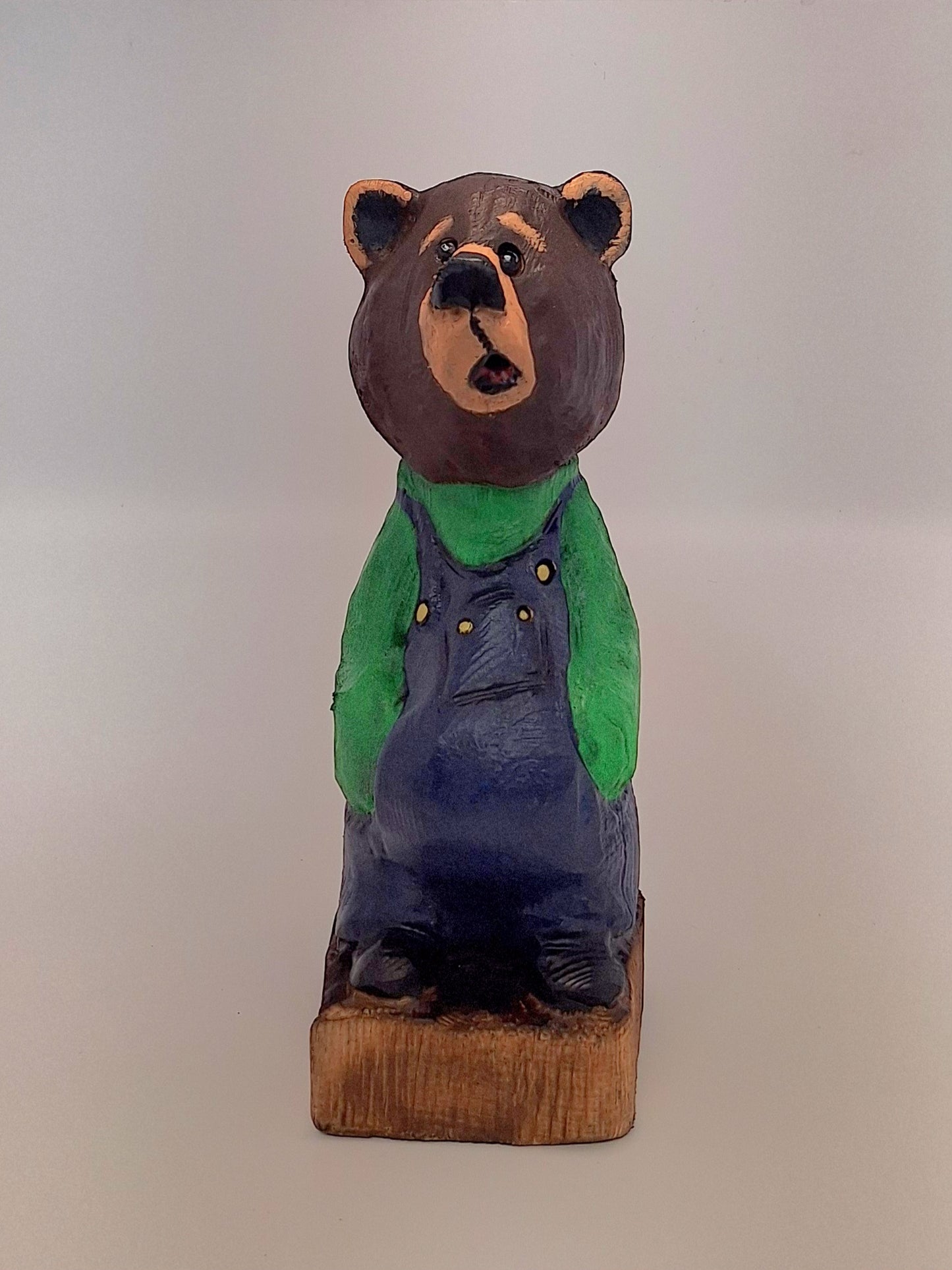 #0021 Bibbed bear