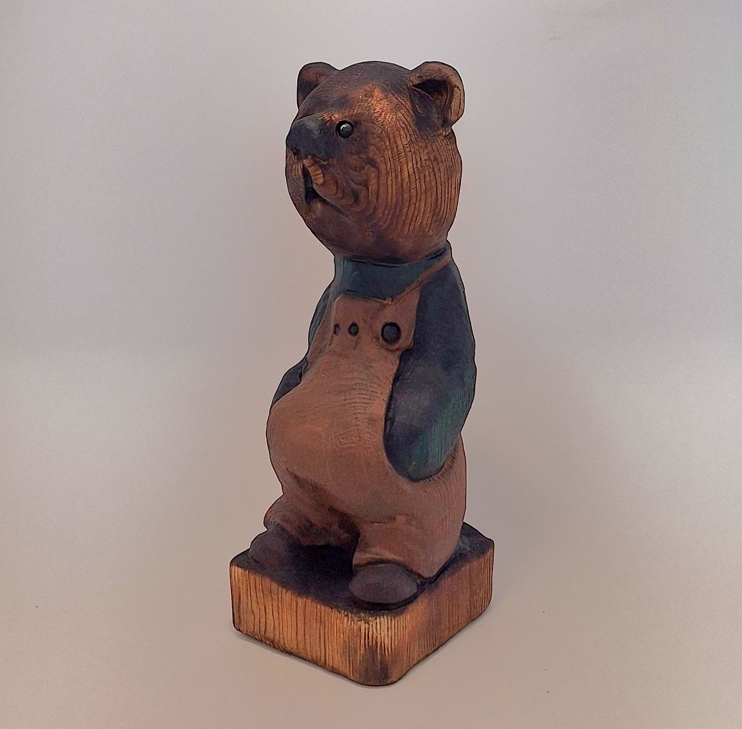 #0033 Bibbed bear