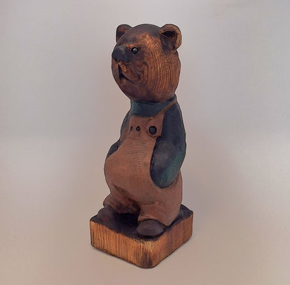 #0033 Bibbed bear