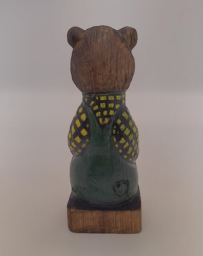 #0024 Bibbed bear