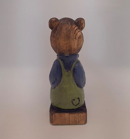 #0013 Bibbed bear