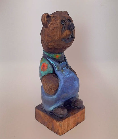#0002 Bibbed bear