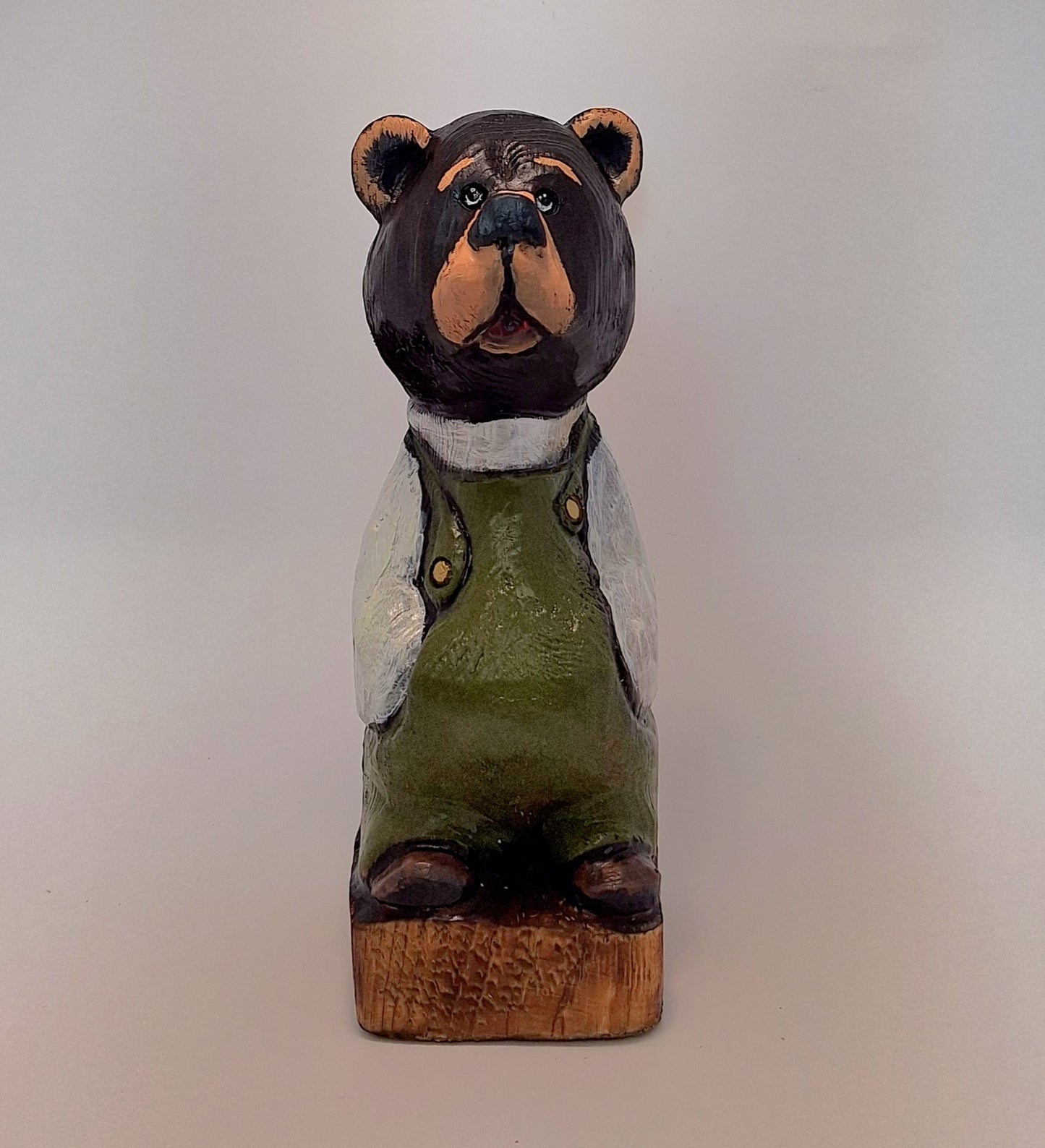#0032 Bibbed bear