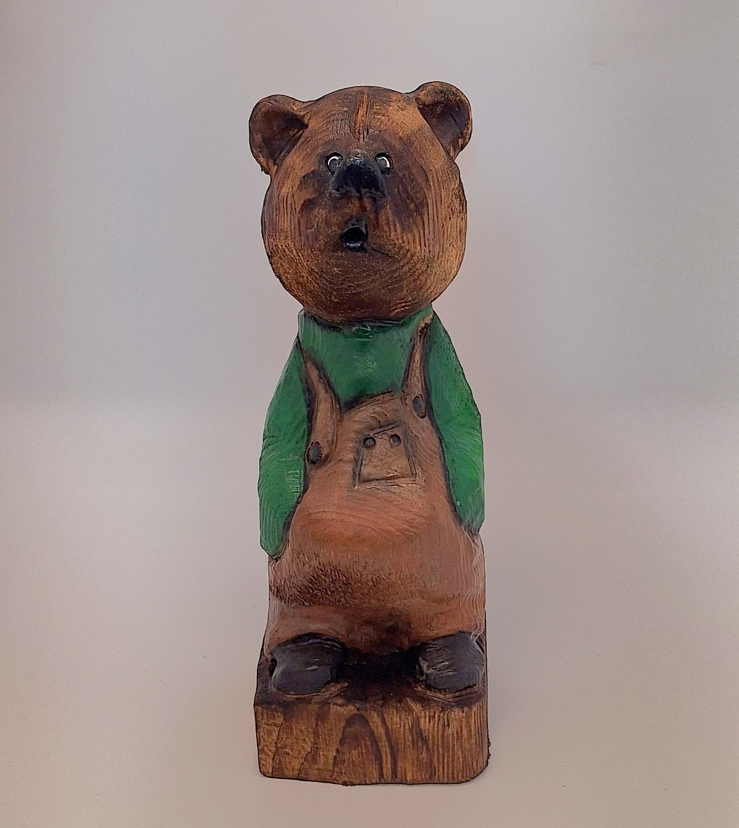 #0010 Bibbed bear