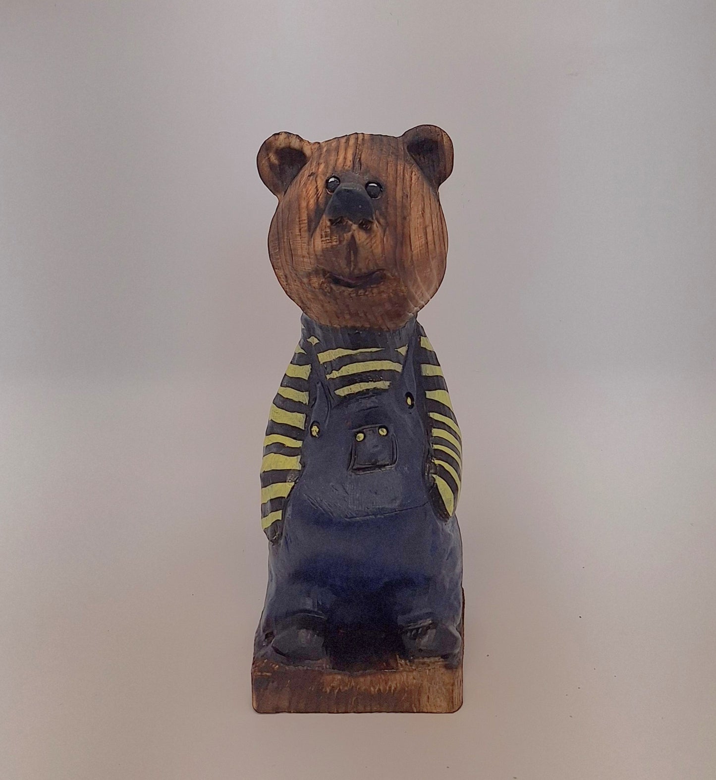 #0015 Bibbed bear