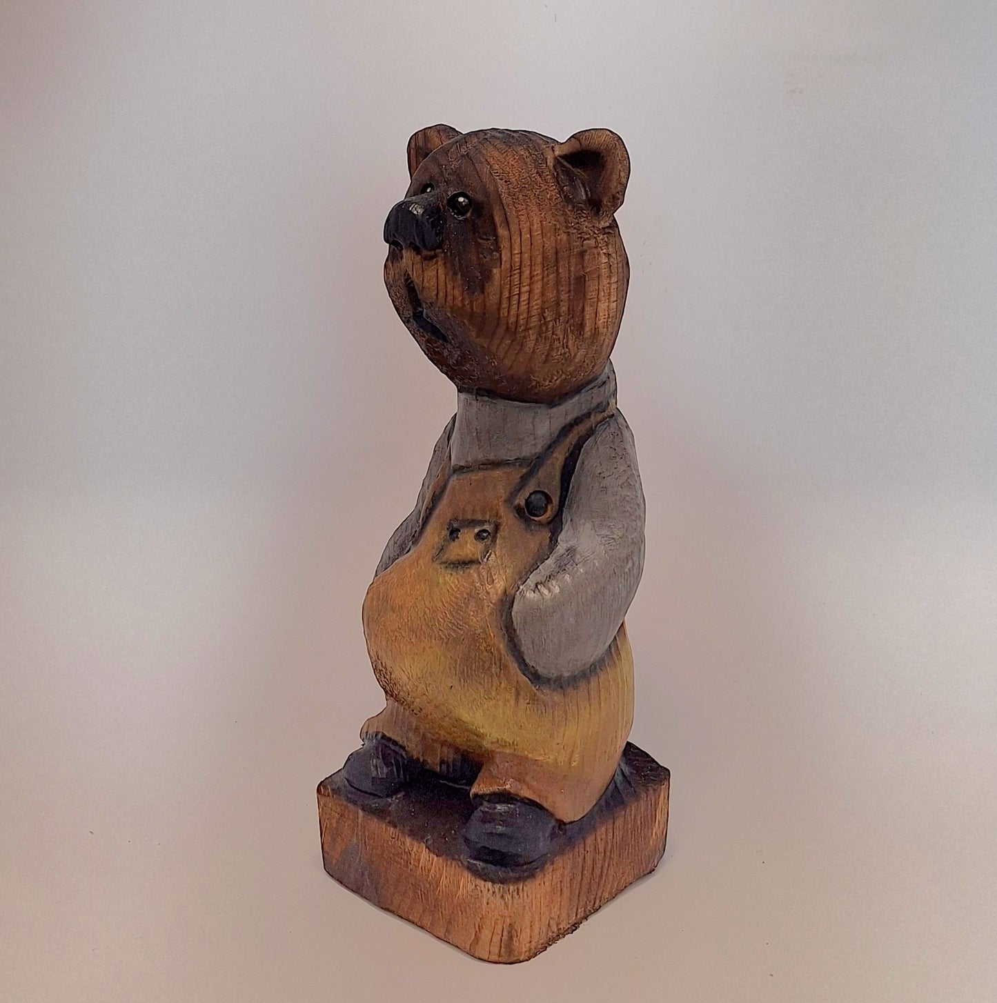 #0039 Bibbed bear