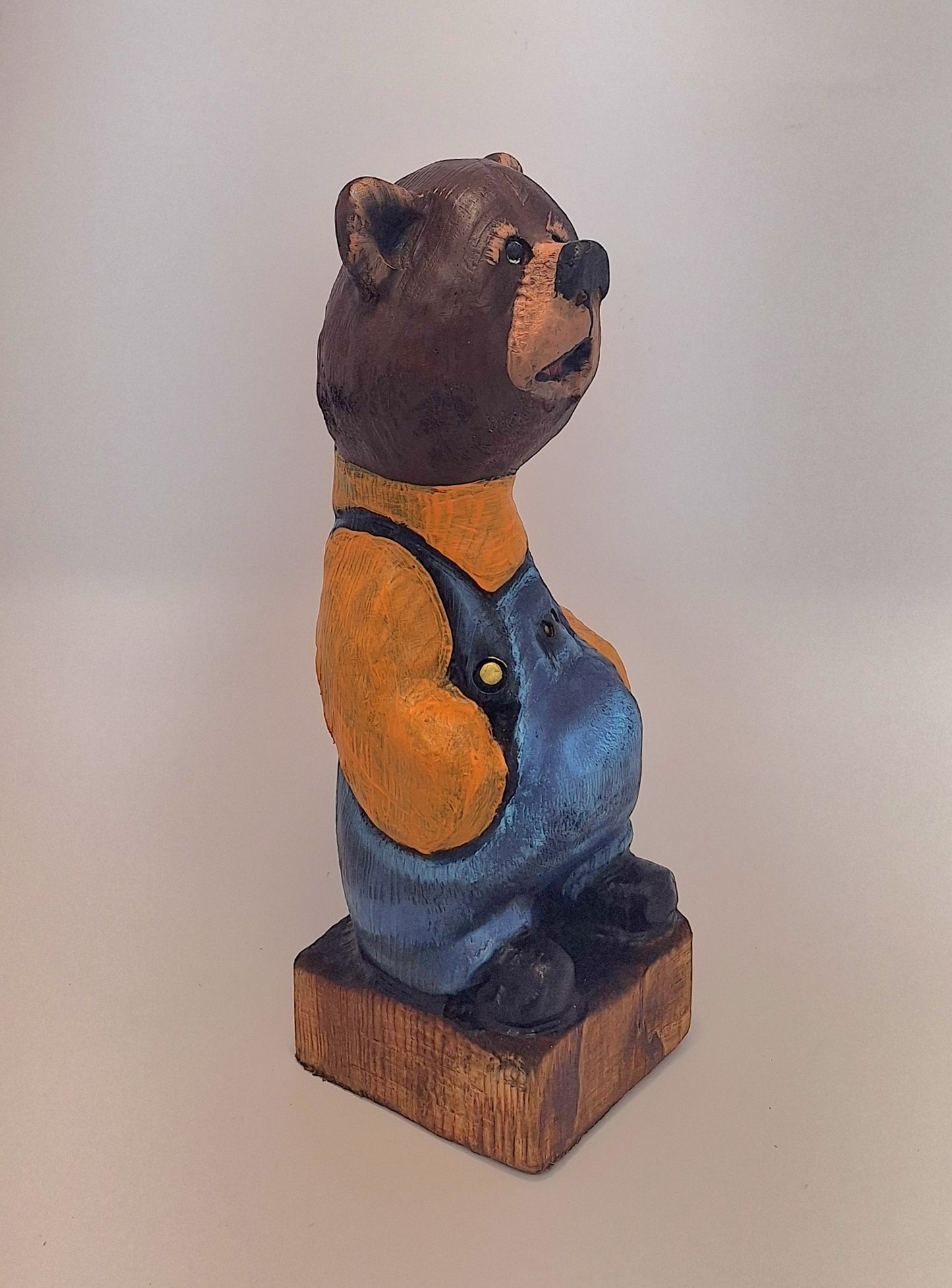 #0057 Bibbed bear