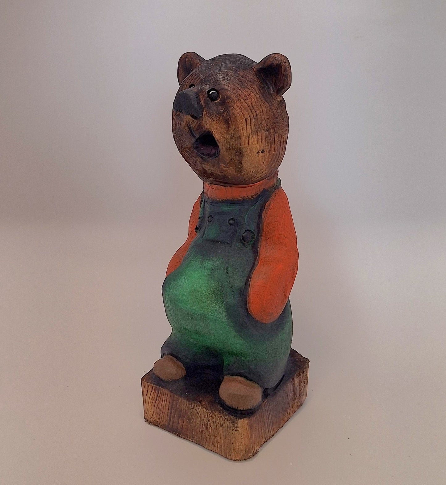 #0011 Bibbed bear