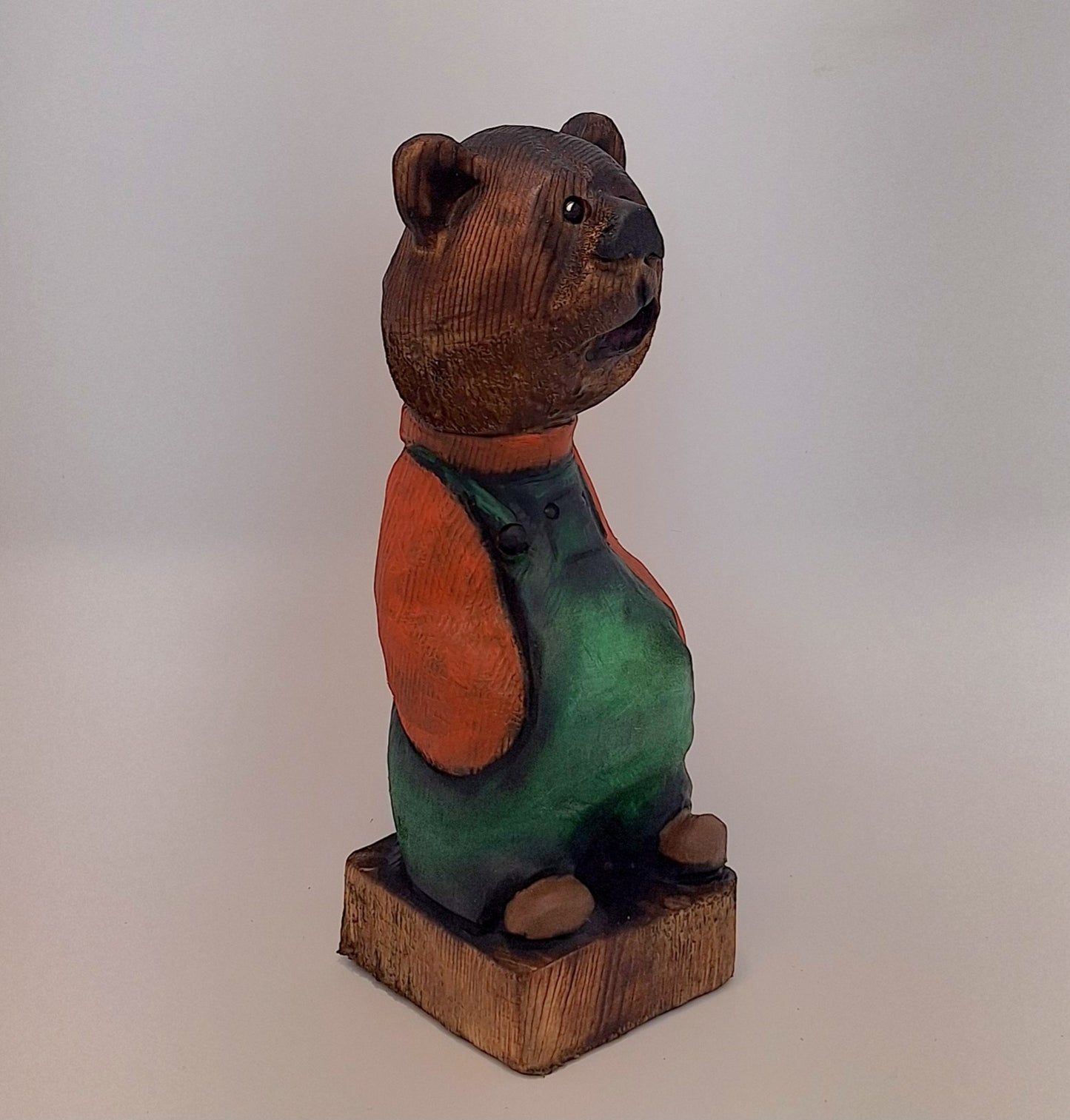#0011 Bibbed bear