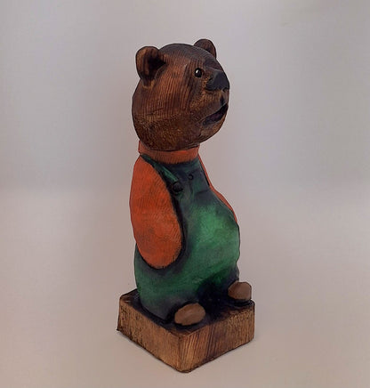 #0011 Bibbed bear