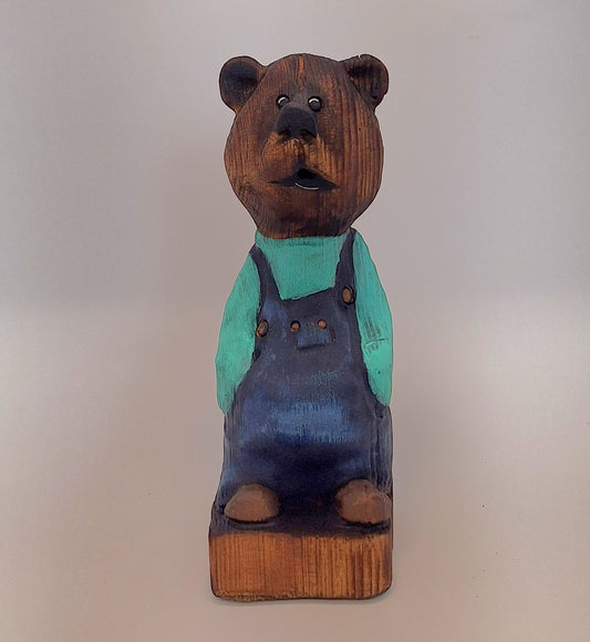 #0018 Bibbed bear