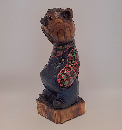 #0038 Bibbed bear